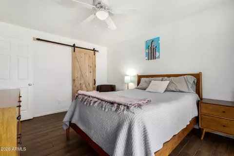 Bedroom - 2249 E Greenway Rd, Phoenix, AZ 85022 photo 2 of 9