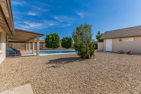 Exterior - 2249 E Greenway Rd, Phoenix, AZ 85022 photo 4 of 7