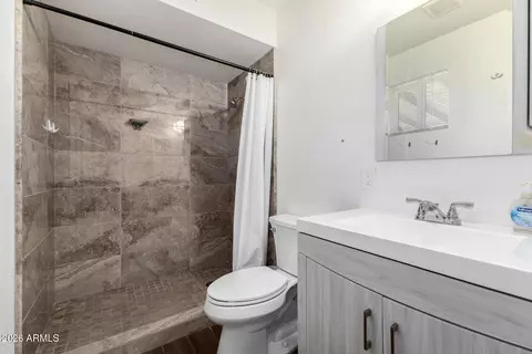 Bath - 2249 E Greenway Rd, Phoenix, AZ 85022 photo 1 of 2