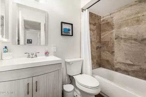 Bath - 2249 E Greenway Rd, Phoenix, AZ 85022 photo 2 of 2