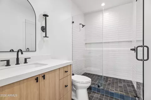 Bath - 4015 E Glenrosa Ave, Phoenix, AZ 85018 photo 6 of 6