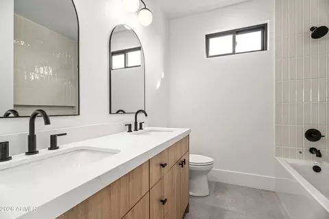 Bath - 4015 E Glenrosa Ave, Phoenix, AZ 85018 photo 5 of 6