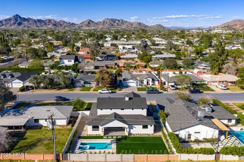 View/Area - 4015 E Glenrosa Ave, Phoenix, AZ 85018 photo 3 of 5