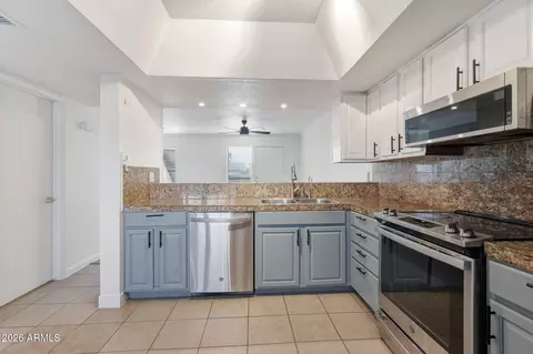 Kitchen - 2838 E Beck Ln #2, Phoenix, AZ 85032 photo 2 of 3