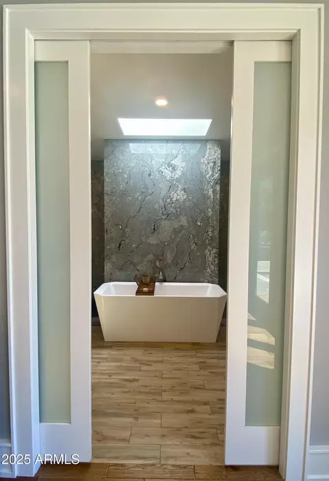 Bath - 71 W Cypress St, Phoenix, AZ 85003 photo 1 of 7