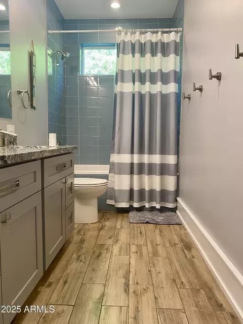 Bath - 71 W Cypress St, Phoenix, AZ 85003 photo 6 of 7