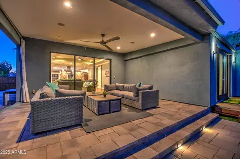 Exterior - 71 W Cypress St, Phoenix, AZ 85003 photo 7 of 8