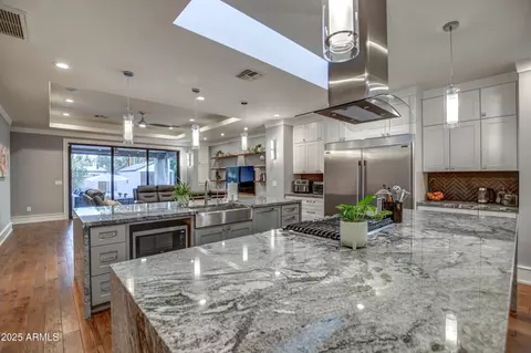 Kitchen - 71 W Cypress St, Phoenix, AZ 85003 photo 5 of 7