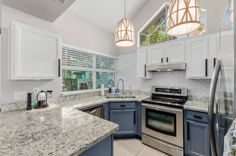 Kitchen - 1633 E Lakeside Dr #27, Gilbert, AZ 85234 photo 2 of 3