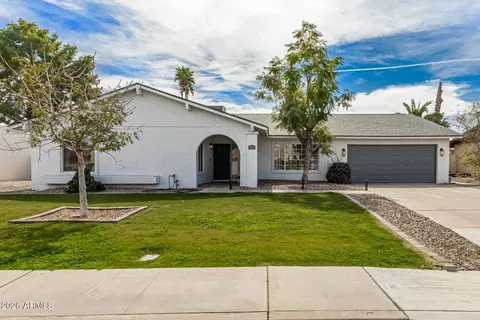 913 W Summit Pl, Chandler, AZ 85225