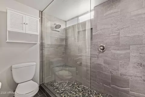 Bath - 1139 E Belmont Ave, Phoenix, AZ 85020 photo 1 of 3