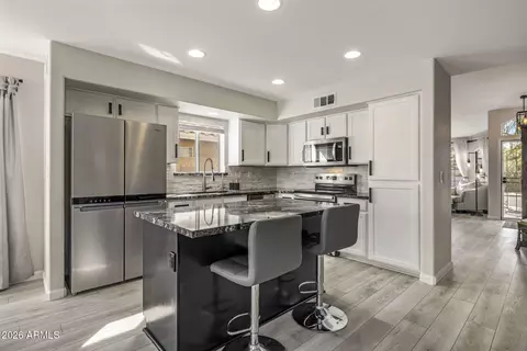 Kitchen - 3324 E Brookwood Ct, Phoenix, AZ 85048 photo 1 of 8