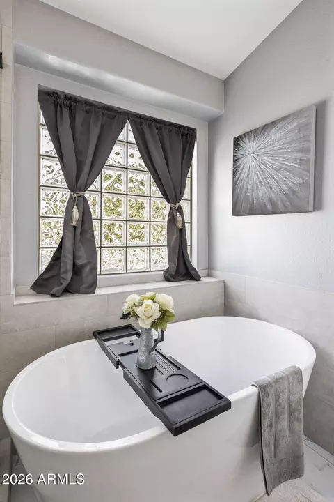 Bath - 3324 E Brookwood Ct, Phoenix, AZ 85048 photo 5 of 7