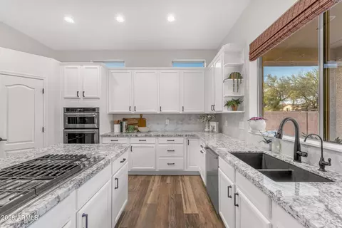 Kitchen - 8148 E Sienna St, Mesa, AZ 85207 photo 2 of 8