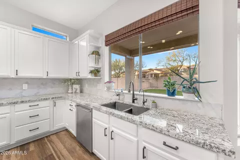 Kitchen - 8148 E Sienna St, Mesa, AZ 85207 photo 6 of 8