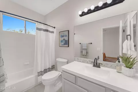 Bath - 8148 E Sienna St, Mesa, AZ 85207 photo 5 of 8