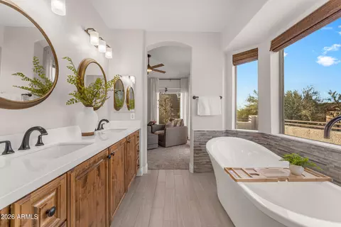 Bath - 8148 E Sienna St, Mesa, AZ 85207 photo 2 of 8