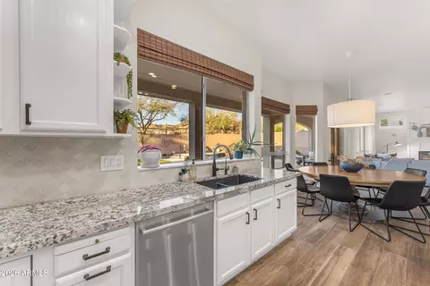 Kitchen - 8148 E Sienna St, Mesa, AZ 85207 photo 5 of 8