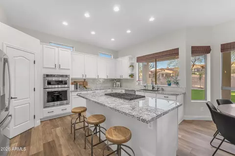 Kitchen - 8148 E Sienna St, Mesa, AZ 85207 photo 7 of 8