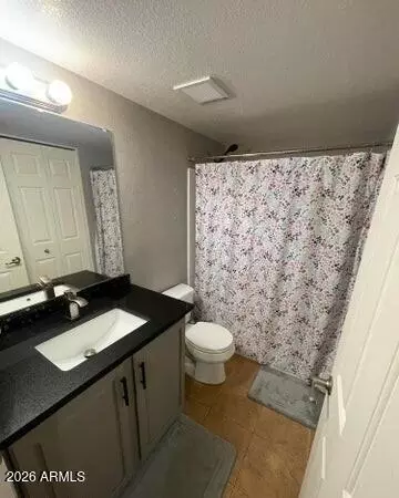 Bath - 1720 E Thunderbird Rd #2015, Phoenix, AZ 85022 photo 1 of 2