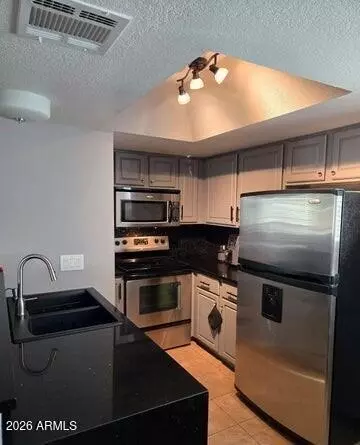 Kitchen - 1720 E Thunderbird Rd #2015, Phoenix, AZ 85022 photo 1 of 2