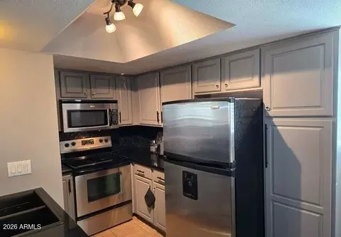 Kitchen - 1720 E Thunderbird Rd #2015, Phoenix, AZ 85022 photo 2 of 2