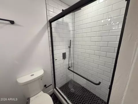 Bath - 1015 S 1st Ave, Phoenix, AZ 85003 photo 4 of 4