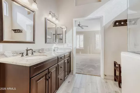 4344 E Melinda Ln, Phoenix, AZ 85050 photo 11