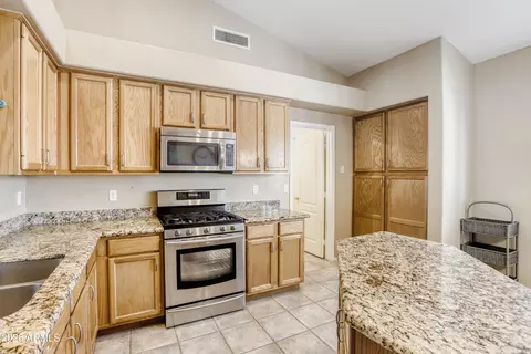 4344 E Melinda Ln, Phoenix, AZ 85050 photo 2