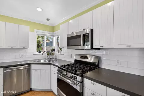 Kitchen - 1242 Edgemont Ave, Phoenix, AZ 85006 photo 3 of 4