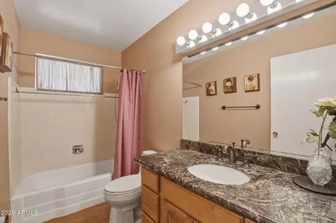 Bath - 7720 N 3rd Ave, Phoenix, AZ 85021 photo 2 of 2