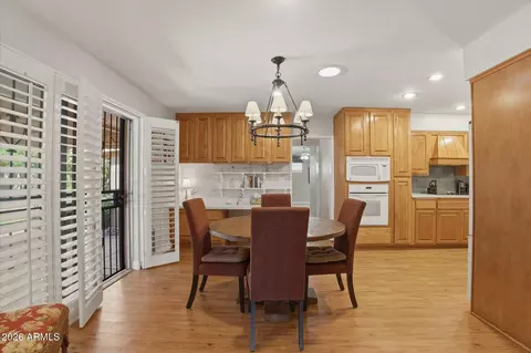 Dining - 7720 N 3rd Ave, Phoenix, AZ 85021 photo 1 of 3