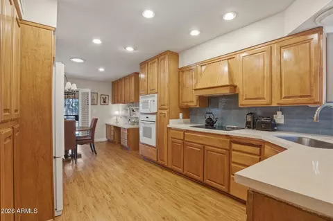 Kitchen - 7720 N 3rd Ave, Phoenix, AZ 85021 photo 2 of 2