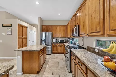 Kitchen - 4155 E Dubois Ave, Gilbert, AZ 85298 photo 2 of 4