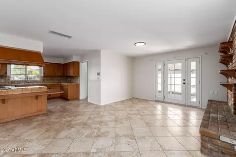 Living - 855 E 7th St, Mesa, AZ 85203 photo 3 of 4