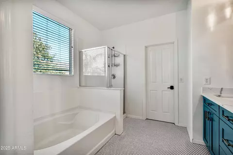 Bath - 3350 E Morrison Ranch Pkwy, Gilbert, AZ 85296 photo 3 of 8