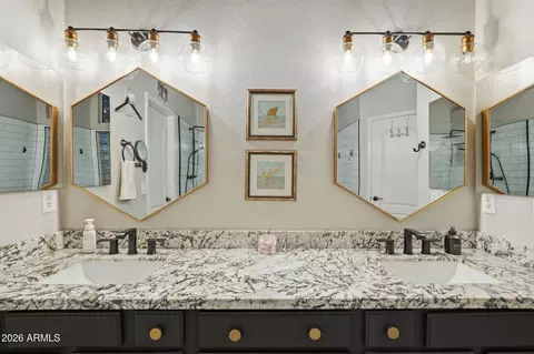 Bath - 3271 E Santa Fe Ln, Gilbert, AZ 85297 photo 1 of 3