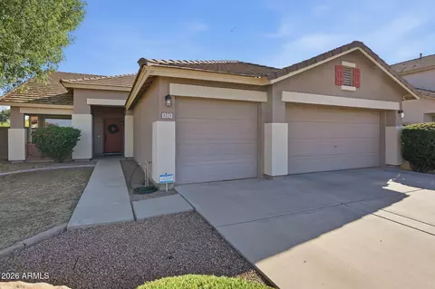 3271 E Santa Fe Ln, Gilbert, AZ 85297