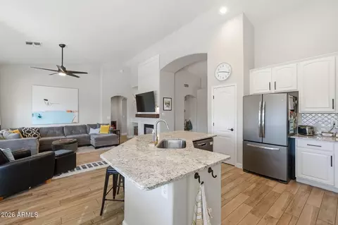 Kitchen - 3271 E Santa Fe Ln, Gilbert, AZ 85297 photo 2 of 7