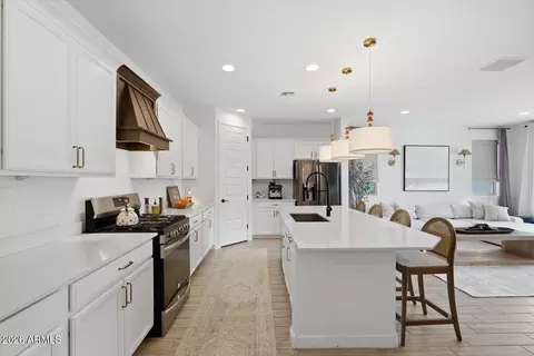 Kitchen - 1329 E Irwin Ave, Phoenix, AZ 85042 photo 3 of 4