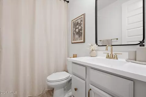 Bath - 1329 E Irwin Ave, Phoenix, AZ 85042 photo 4 of 4