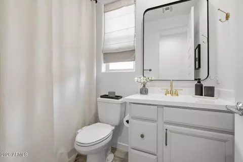 Bath - 1329 E Irwin Ave, Phoenix, AZ 85042 photo 1 of 4