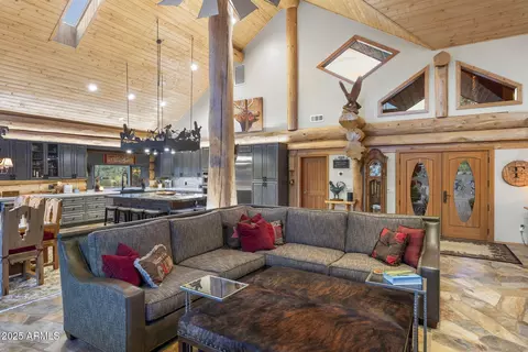 Living - 2706 E Wild Rose Cir, Payson, AZ 85541 photo 2 of 3