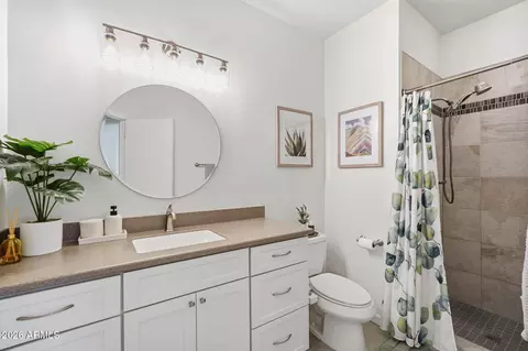 Bath - 4302 E Acoma Dr, Phoenix, AZ 85032 photo 3 of 4