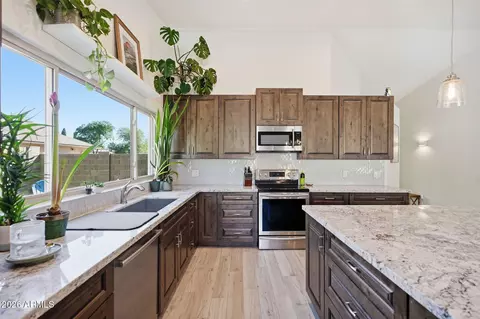 Kitchen - 4302 E Acoma Dr, Phoenix, AZ 85032 photo 3 of 3