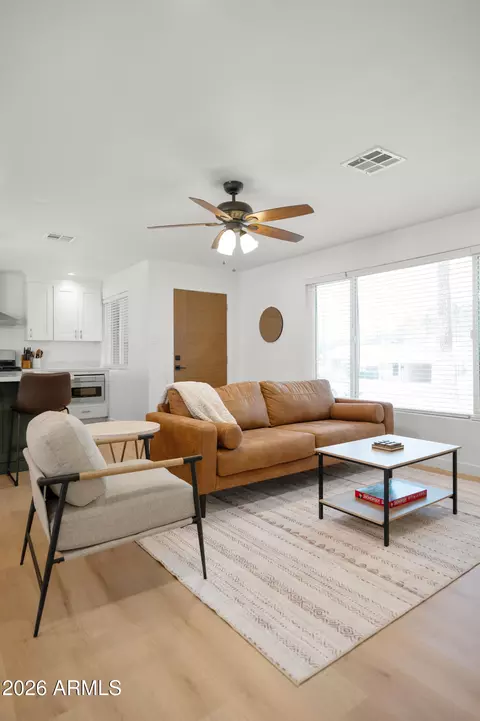 Living - 9829 N 4th Ave, Phoenix, AZ 85021 photo 3 of 3