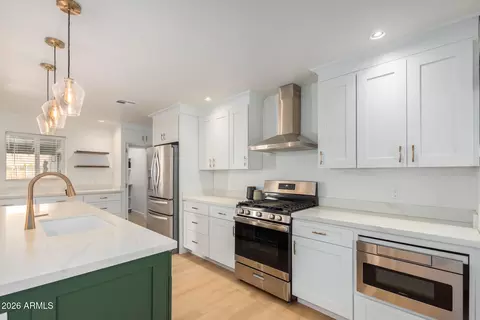 Kitchen - 9829 N 4th Ave, Phoenix, AZ 85021 photo 3 of 6
