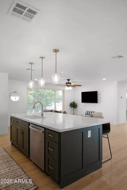 Kitchen - 9829 N 4th Ave, Phoenix, AZ 85021 photo 6 of 6