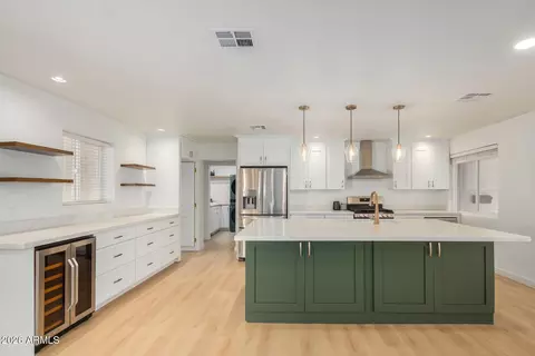 Kitchen - 9829 N 4th Ave, Phoenix, AZ 85021 photo 4 of 6