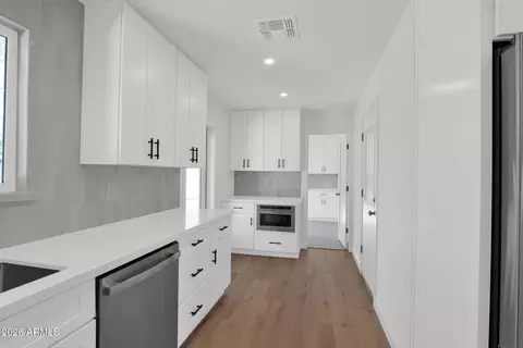 Entry Way - 501 W Seldon Ln, Phoenix, AZ 85021 photo 1 of 1